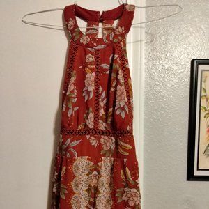 Long dress, never been worn, size small.